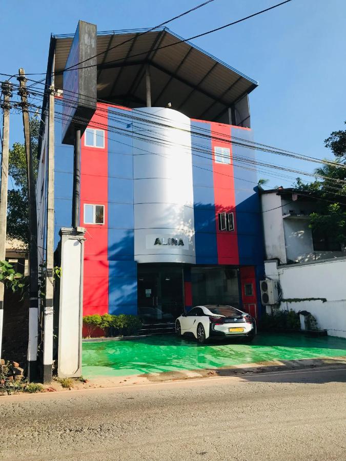 Alina Budget Hotel Kaduwela Exteriör bild