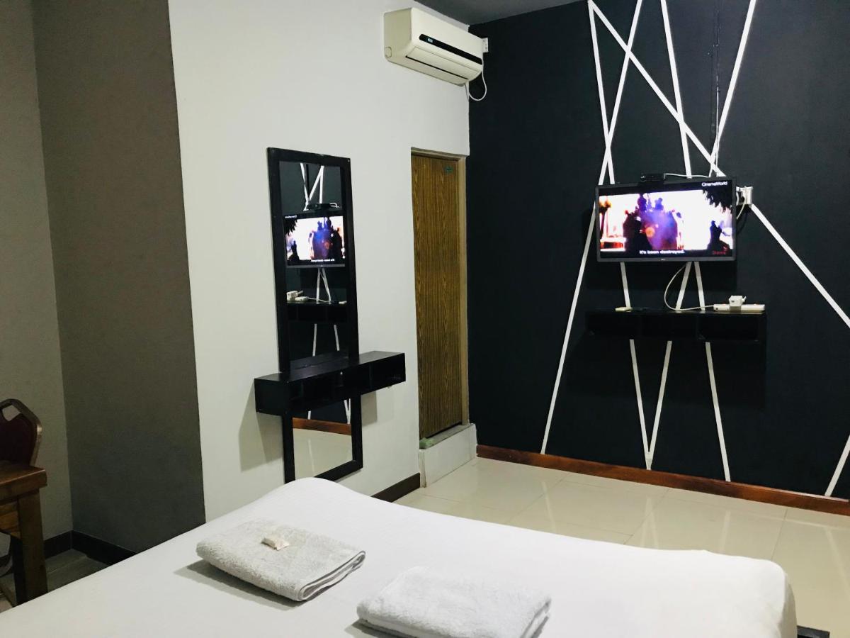 Alina Budget Hotel Kaduwela Exteriör bild