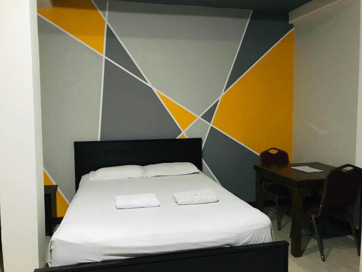 Alina Budget Hotel Kaduwela Exteriör bild