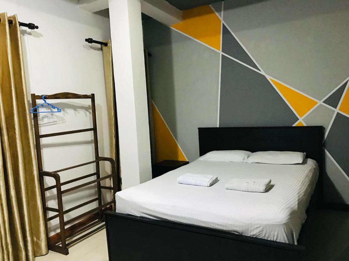Alina Budget Hotel Kaduwela Exteriör bild
