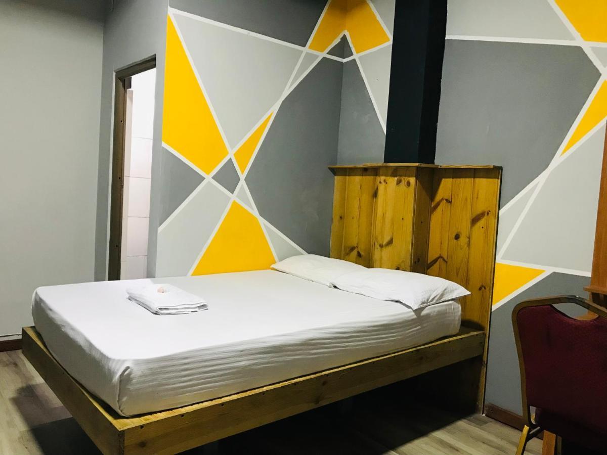 Alina Budget Hotel Kaduwela Exteriör bild
