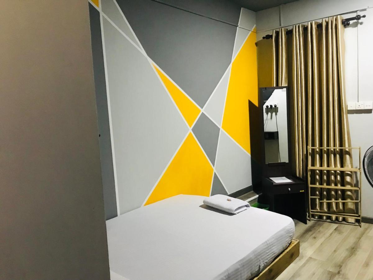 Alina Budget Hotel Kaduwela Exteriör bild