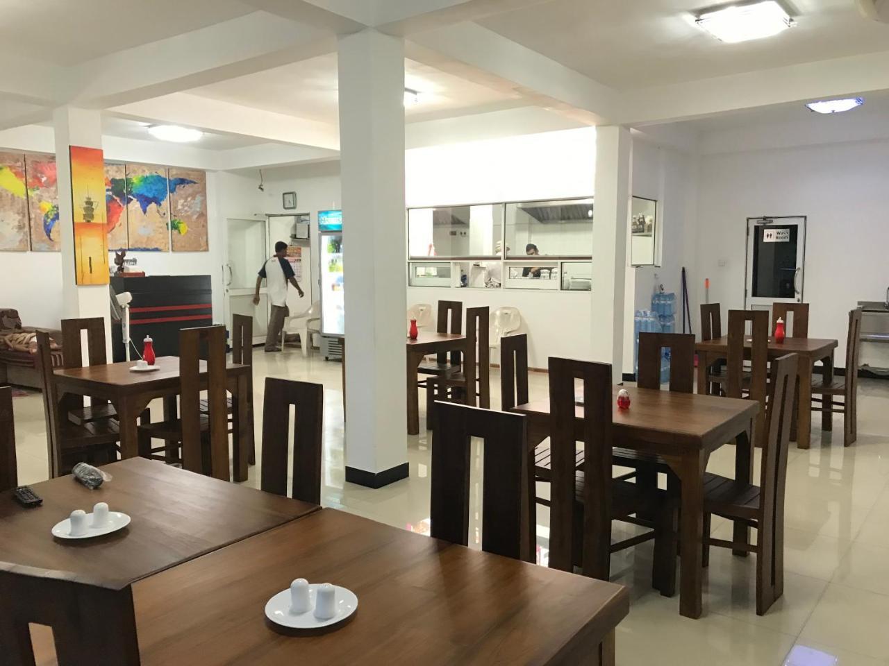 Alina Budget Hotel Kaduwela Exteriör bild