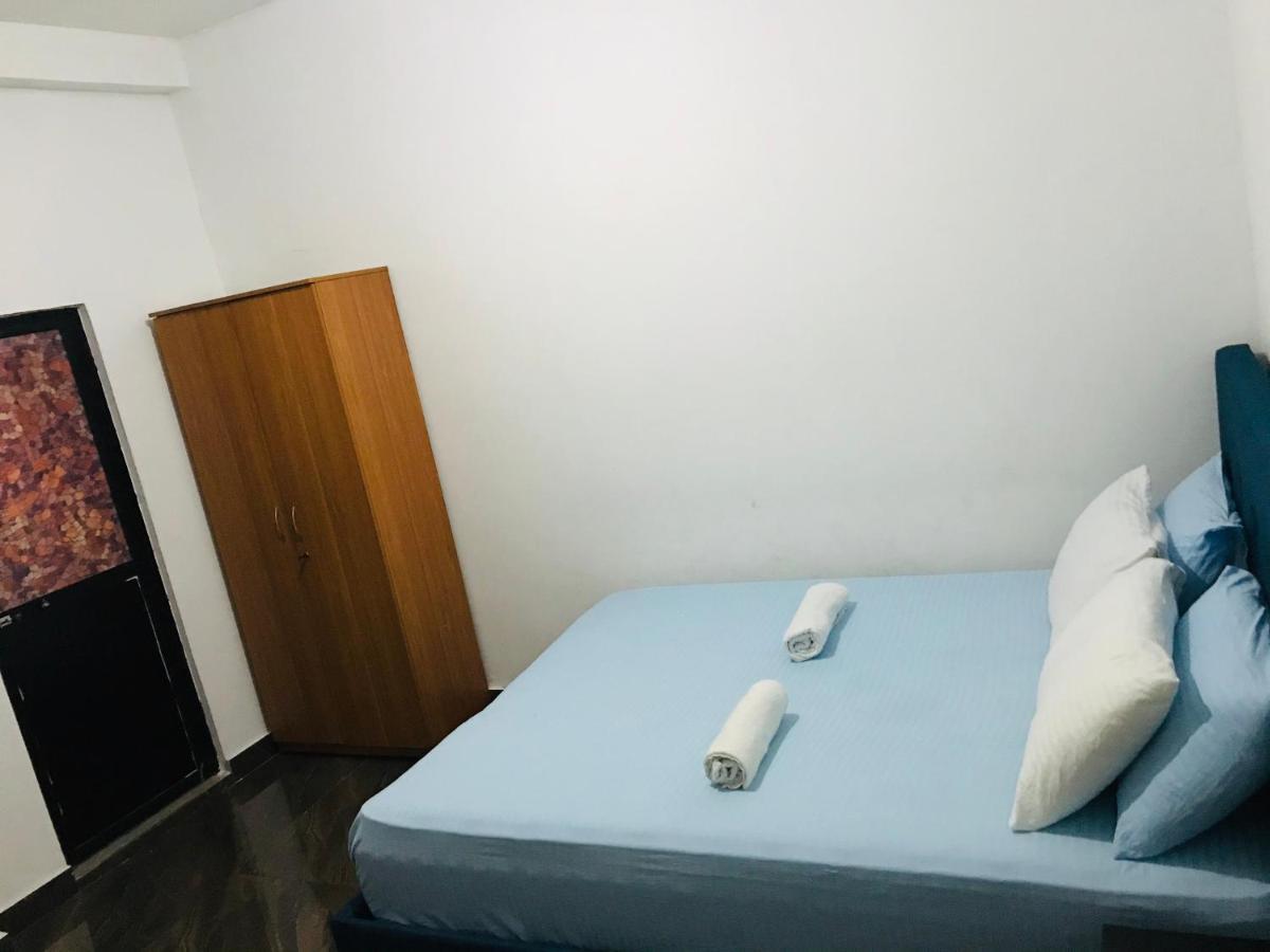 Alina Budget Hotel Kaduwela Exteriör bild