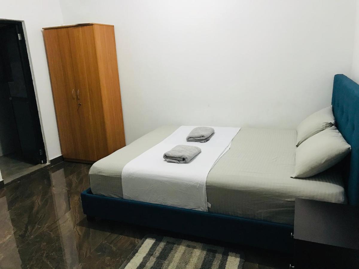 Alina Budget Hotel Kaduwela Exteriör bild